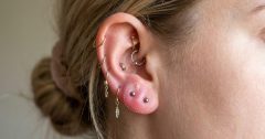 đeo nhiều khuyên tai có tốt không