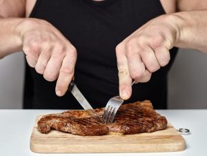 Lỡ ăn thịt bò sau xỏ khuyên